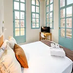 Vtz The Orus Factory - Parking Muy Economico Hotel