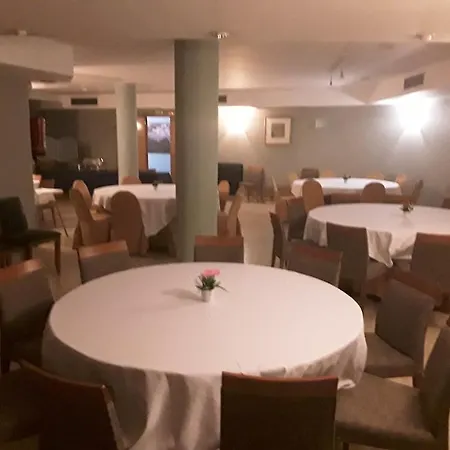 Hotel Vtz Orus Factory - Parking Muy Economico 2*