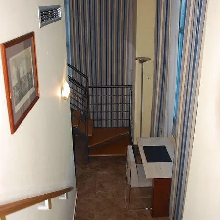 Vtz The Orus Factory - Parking Muy Economico Hotel
