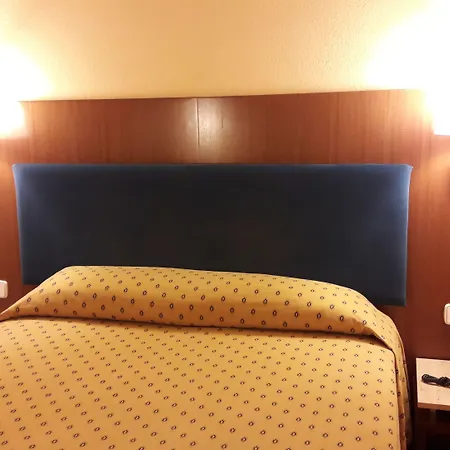 Vtz The Orus Factory - Parking Muy Economico 萨拉戈萨