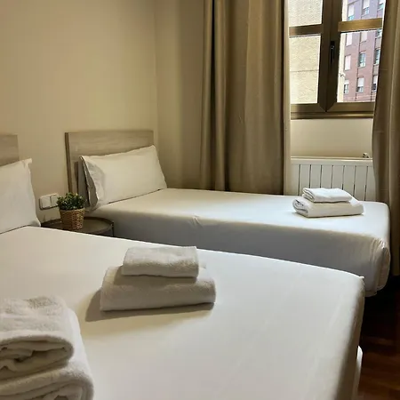 Vtz The Orus Factory - Parking Muy Economico 2* Zaragoza