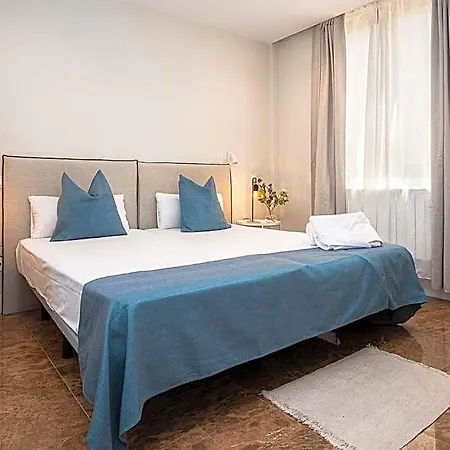 Hotel Vtz The Orus Factory - Parking Muy Economico