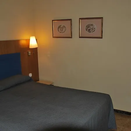 Vtz Orus Factory - Parking Muy Economico Hotel 2*