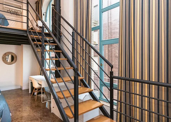 Vtz The Orus Factory - Parking Muy Economico 2* サラゴサ