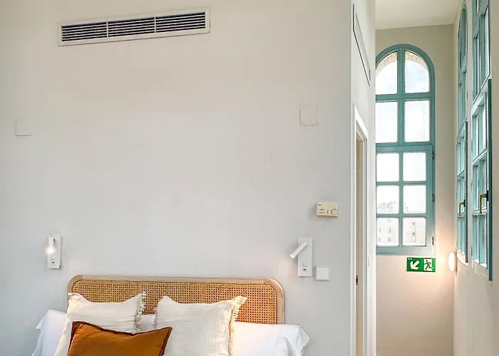 Vtz The Orus Factory - Parking Muy Economico Hotel 2*