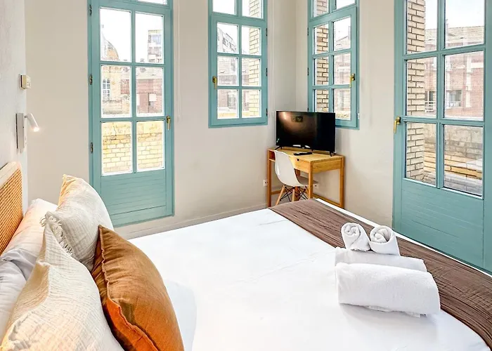 Vtz The Orus Factory - Parking Muy Economico Hotel