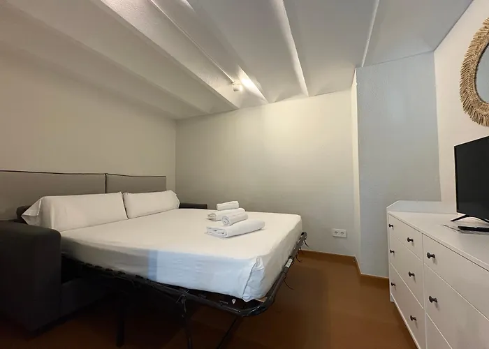 Hotel Vtz The Orus Factory - Parking Muy Economico