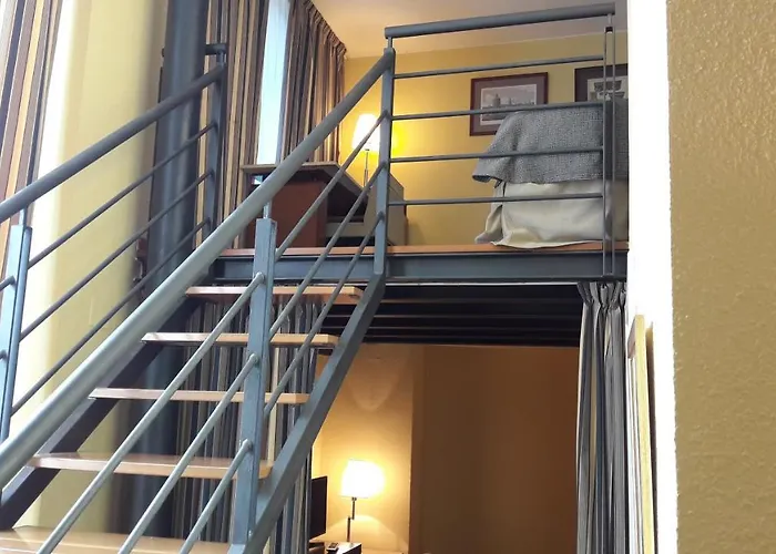 Vtz The Orus Factory - Parking Muy Economico Hotel